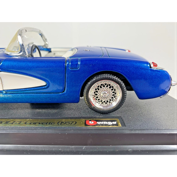Road Tough 1957 Chevy Corvette 1:24 Scale Diecast Model Car With Plastic Stand - Picture 3 of 16